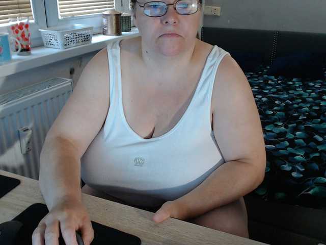 Bessy123 live cam on BongaCams