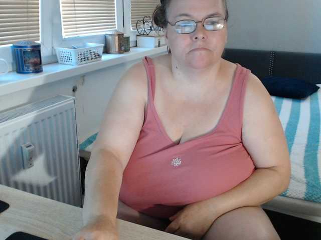 Bessy123 live cam on BongaCams