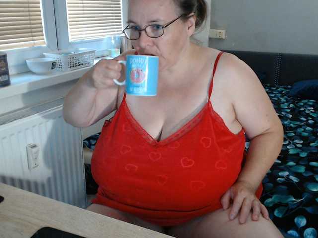 Bessy123 live cam on BongaCams