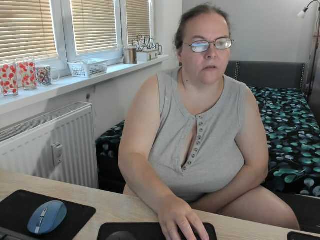 Bessy123 live cam on BongaCams