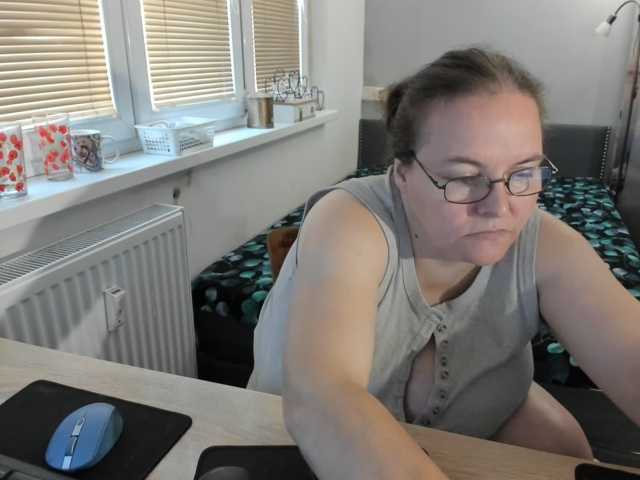 Bessy123 live cam on BongaCams
