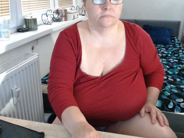 Bessy123 live cam on BongaCams