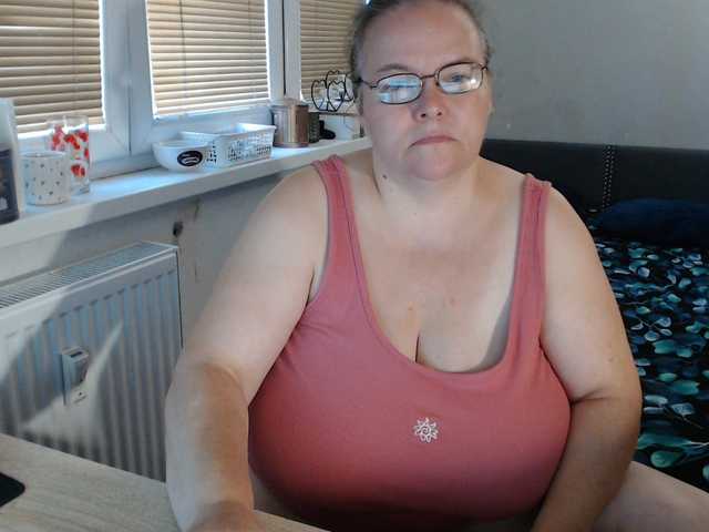 Bessy123 live cam on BongaCams