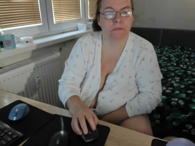 Bessy123 live cam on BongaCams