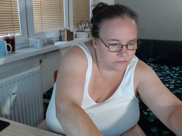 Bessy123 live cam on BongaCams