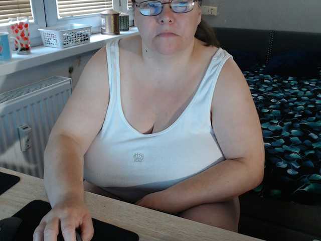 Bessy123 live cam on BongaCams