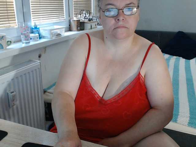 Bessy123 live cam on BongaCams