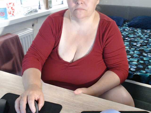 Bessy123 live cam on BongaCams