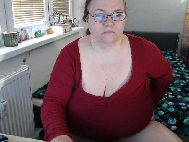 Bessy123's BongaCams show and profile