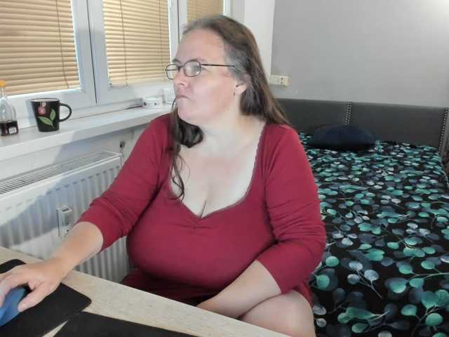 Bessy123 live cam on BongaCams