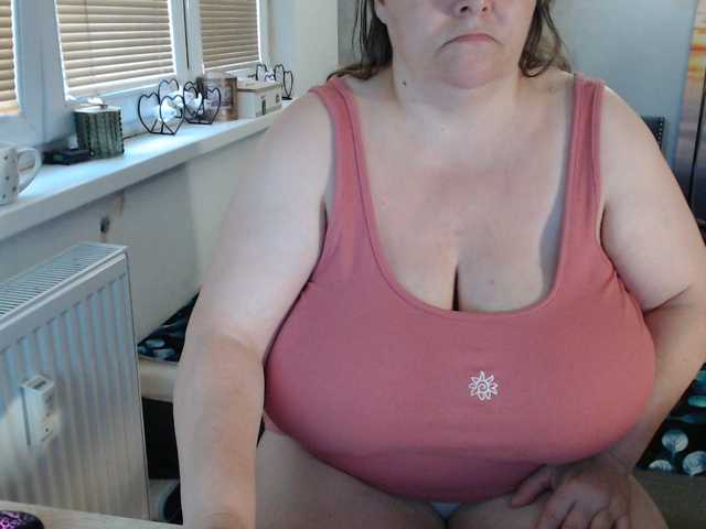 Bessy123 live cam on BongaCams