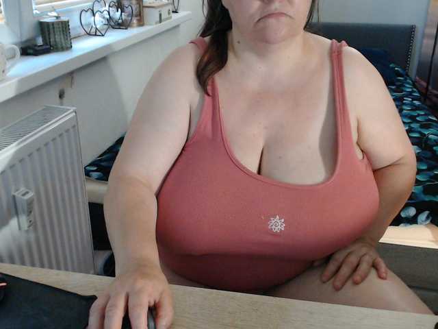 Bessy123 live cam on BongaCams