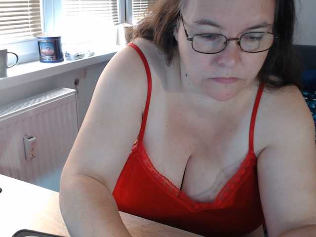 Bessy123 live cam on BongaCams