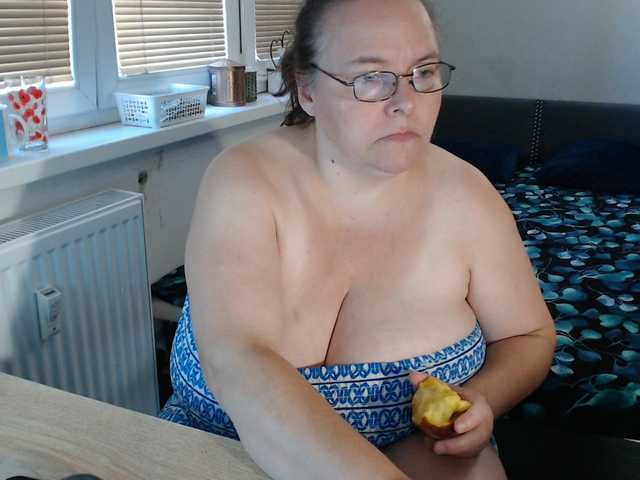 Bessy123 live cam on BongaCams
