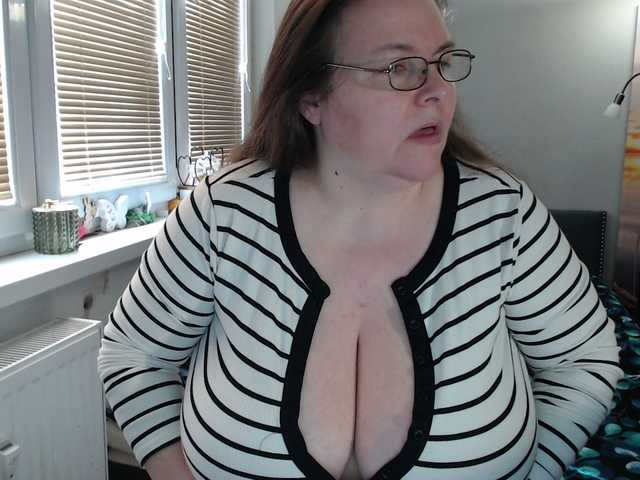 Bessy123's BongaCams show and profile