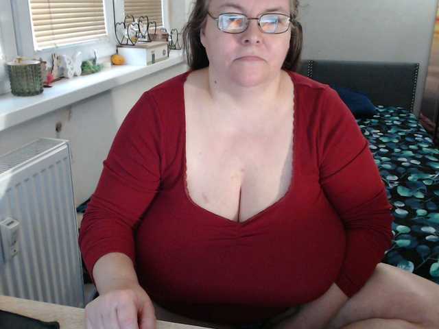 Bessy123's BongaCams show and profile