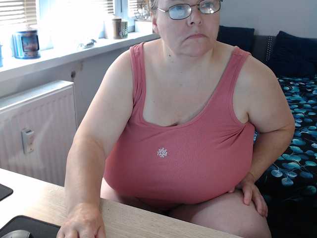 Bessy123 live webcam show