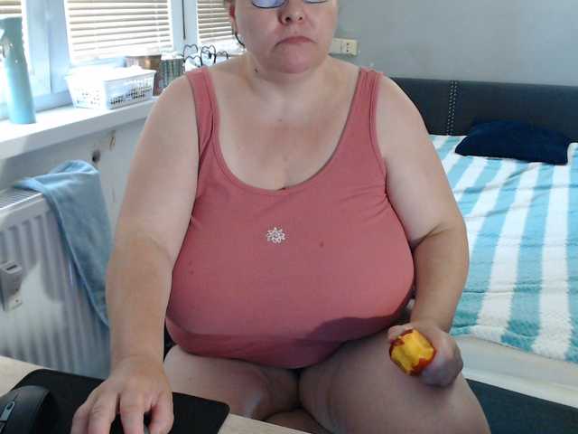 Bessy123 live cam on BongaCams