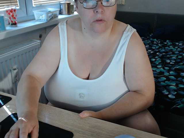 Bessy123 live cam on BongaCams