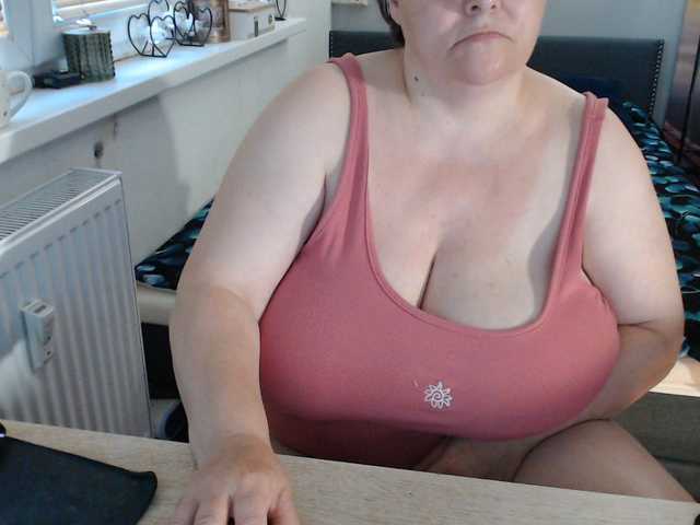 Bessy123 live cam on BongaCams