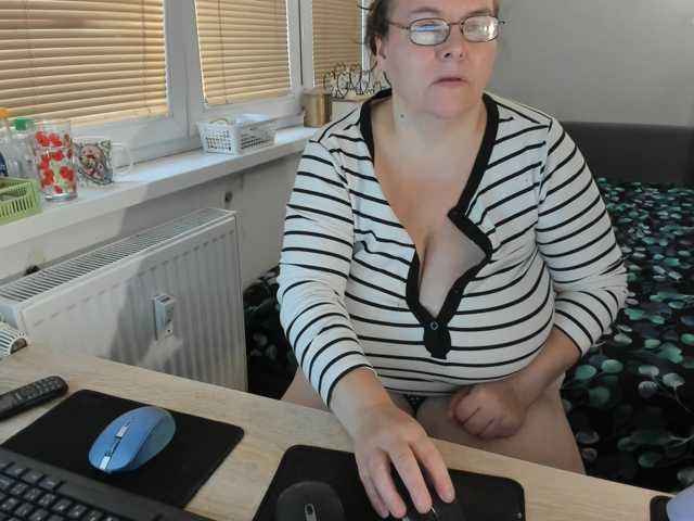Bessy123 live cam on BongaCams