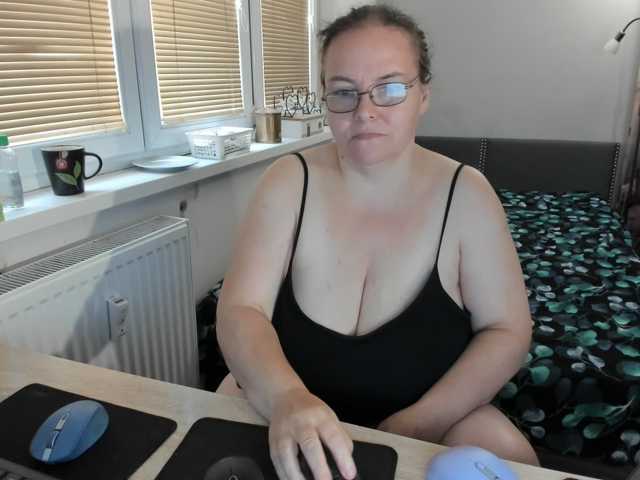 Bessy123 live cam on BongaCams