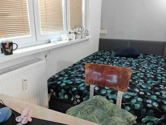 Bessy123 live cam on BongaCams