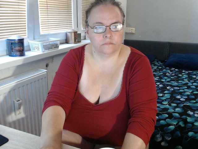 Bessy123 live webcam show