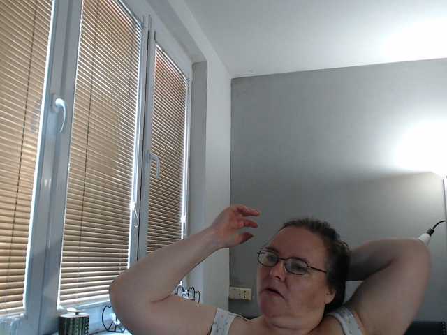 Bessy123 live cam on BongaCams