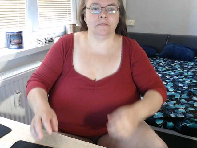 Bessy123 live webcam show