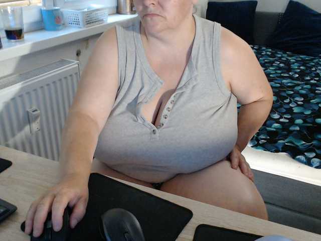 Bessy123 live cam on BongaCams