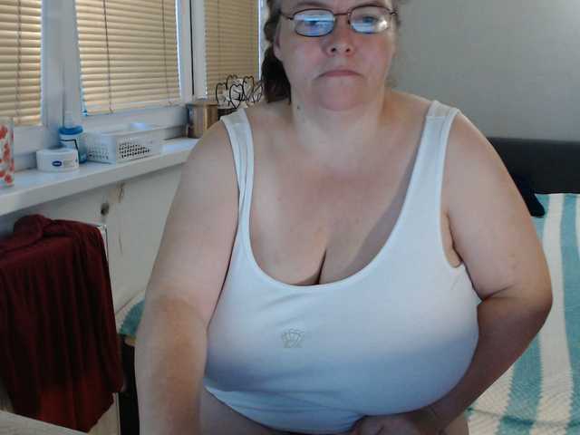Bessy123 live cam preview