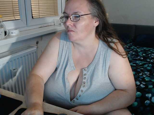 Bessy123 live cam on BongaCams