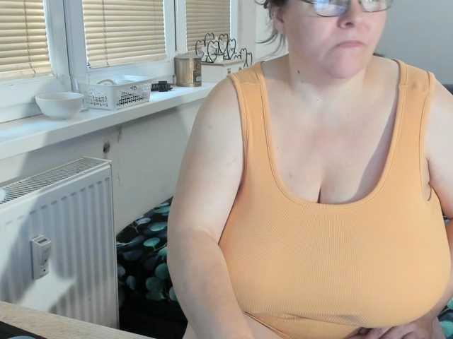 Bessy123 live cam on BongaCams