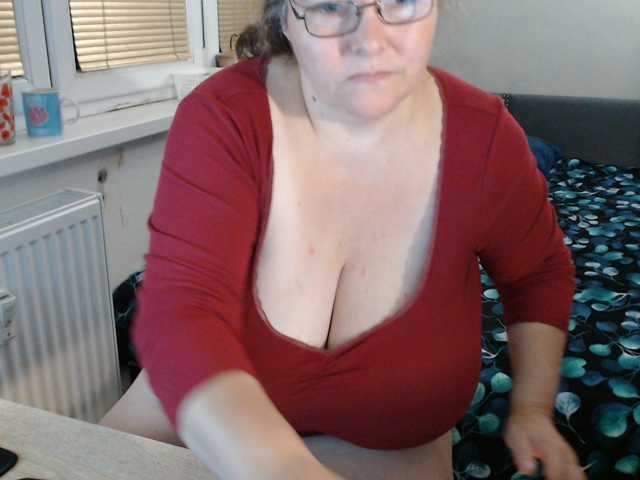 Bessy123 live cam on BongaCams