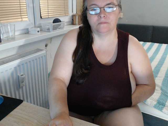 Bessy123 live cam on BongaCams