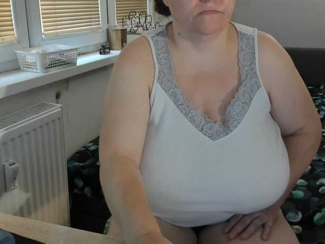 Bessy123 live cam on BongaCams