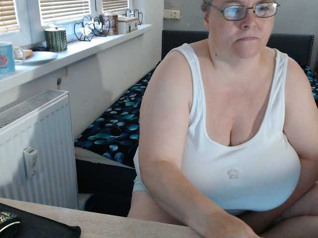 bessy123 cam belle