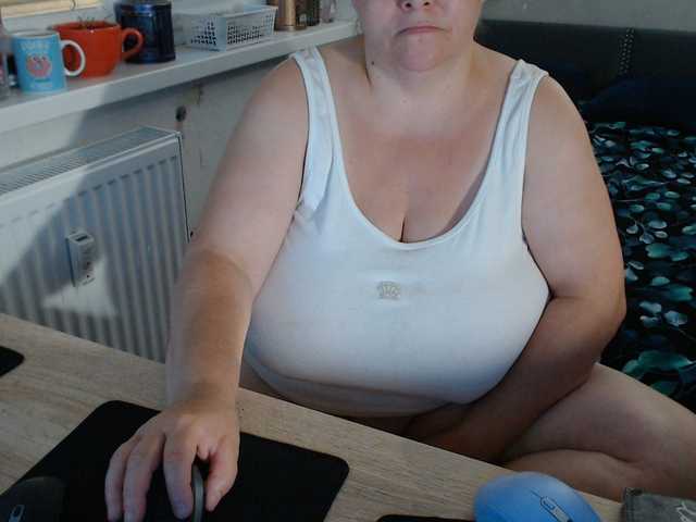 Bessy123 live cam on BongaCams