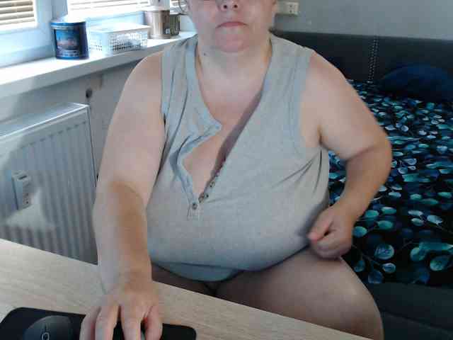 Bessy123 Live Webcam on BongaCams