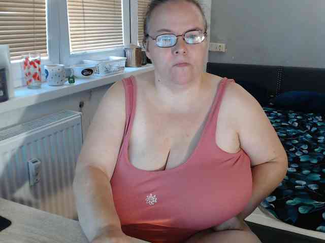 Bessy123 Live Webcam on BongaCams