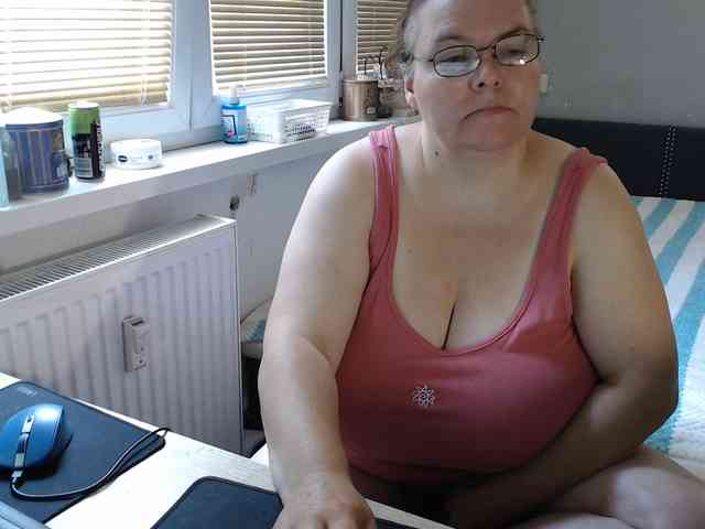 Bessy123 Live Webcam on BongaCams