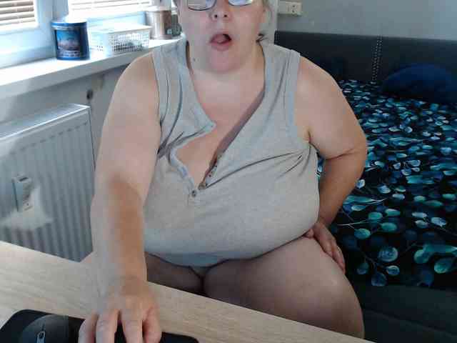 Bessy123 Live Webcam on BongaCams