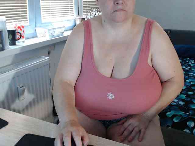 Bessy123 Live Webcam on BongaCams