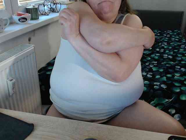 Bessy123 Live Webcam on BongaCams
