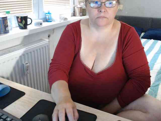 Bessy123 Live Webcam on BongaCams