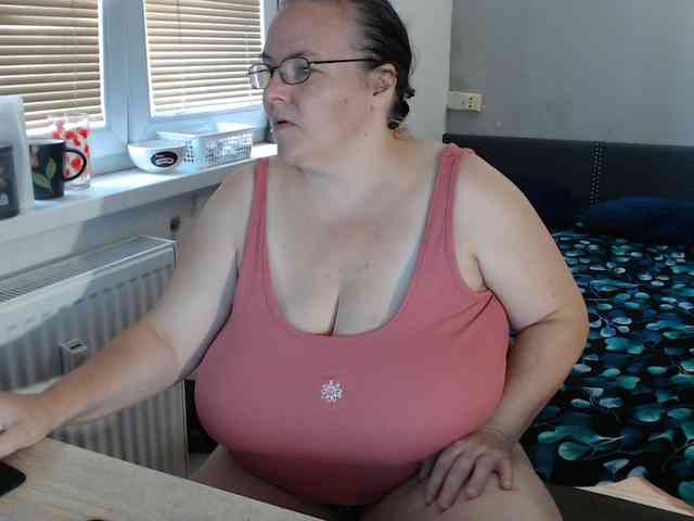Bessy123 Live Webcam on BongaCams