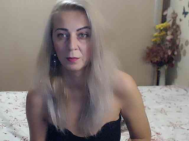 MirabelaSweet webcam