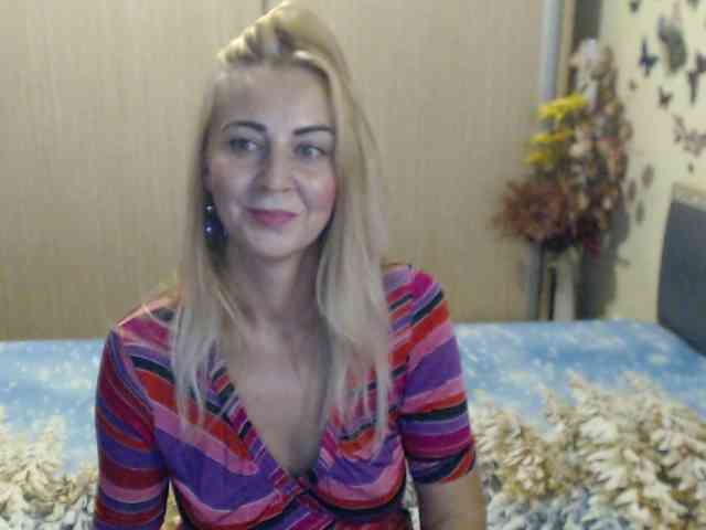 MirabelaSweet webcam