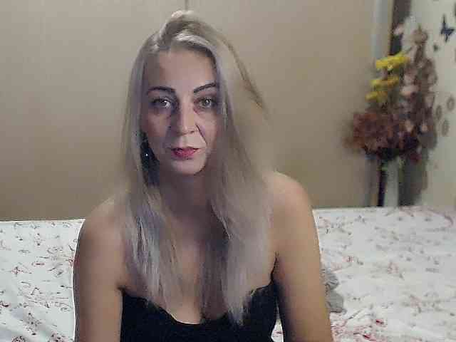 MirabelaSweet webcam